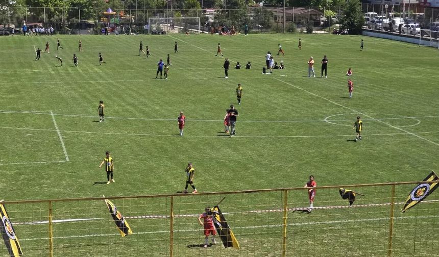 Çınarcık'ta 19 Mayıs Coşkusu Sahaya Taştı!