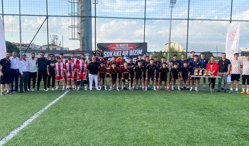 Gençlik Kupası 5x5 Sokak Futbolu Turnuvası Nefes Kesti