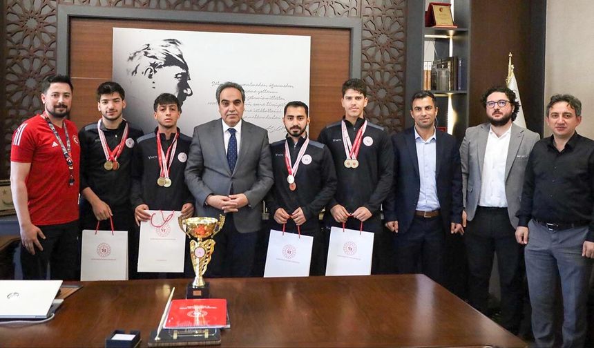 Kılıç, Yurtlig’de Başarılı Olan Öğrencileri Ağırladı