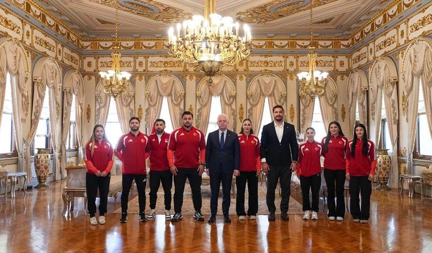Vali Gül, Tuba ve Madalya Kazanan Güreşçileri Ağırladı