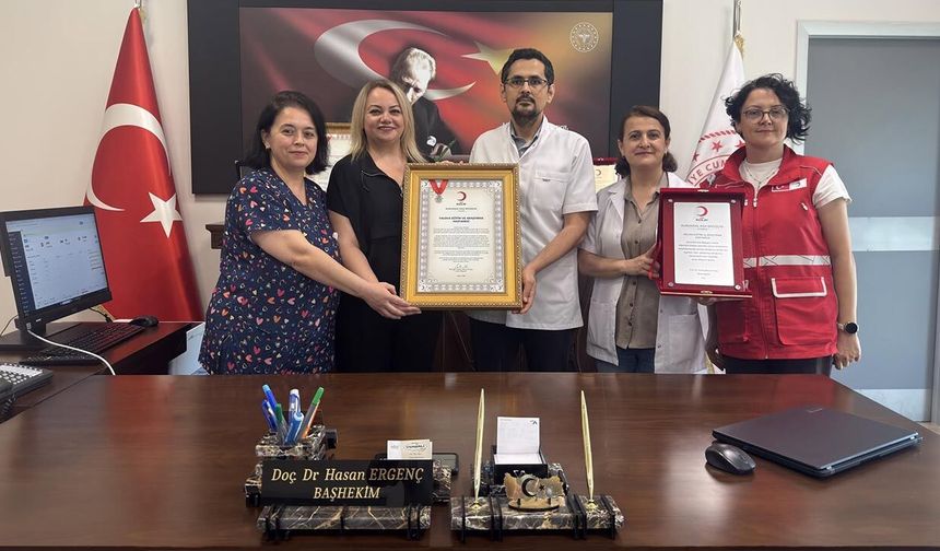 Kızılay’dan Yalova Eğitim ve Araştırma Hastanesi’ne Gümüş Madalya