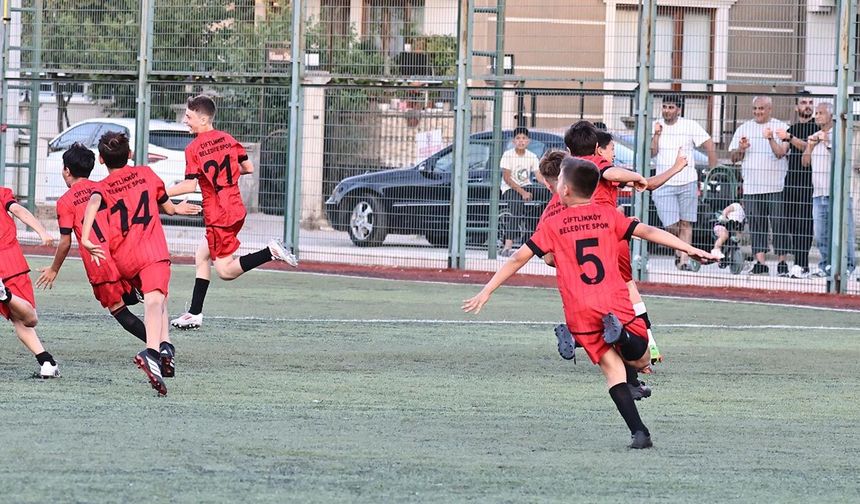 Çiftlikköy Penaltılarla Şampiyonluğa Uzandı