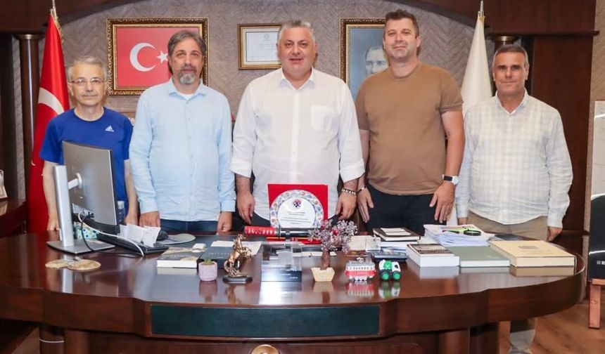 Gürel ve Soygüzel’e Teşekkür Plaketi
