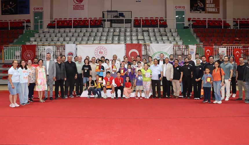 Hacı Saffet Çam Vakfı Satranç Turnuvası Nefes Kesti
