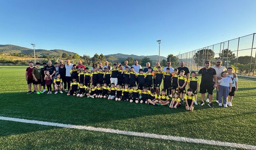 Safran Spor Futbol Okulu Çalışmalarına Başladı