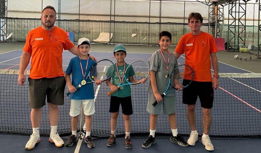 Yalova Tenis ve Dağcılık Kulübü 3 Şampiyon Çıkarttı
