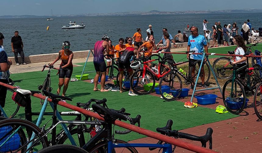 Yalova'da Marmara Bölge Triatlon Yarışmaları Düzenlendi