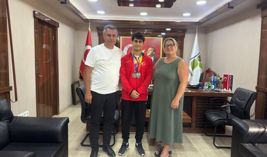 Başkan Çitil, Avrupa Üçüncüsü Nurettin Emin’i Ağırladı