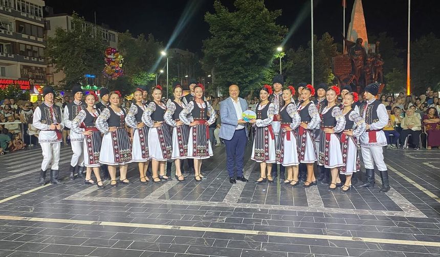 Halk Dansları Çınarcık’ı Büyüledi
