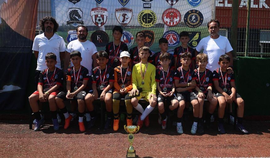 Kuşadası TR Cup’ta Çiftlikköy’den 2 Final