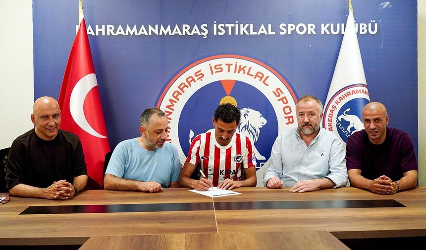 Ömer Kuşan, İstiklal’e İmzayı Attı