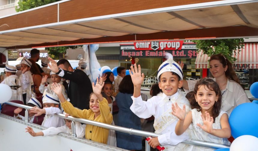 Yalova Belediyesi’nden Çocuklara Sünnet Şöleni
