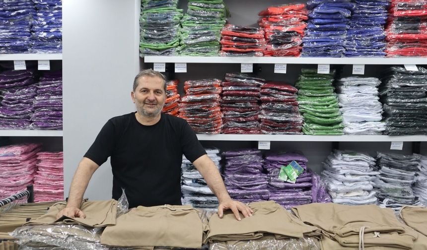 Yeni Eğitim Öğretim Yılı Öncesi Okul Kıyafetlerinde Yoğunluk