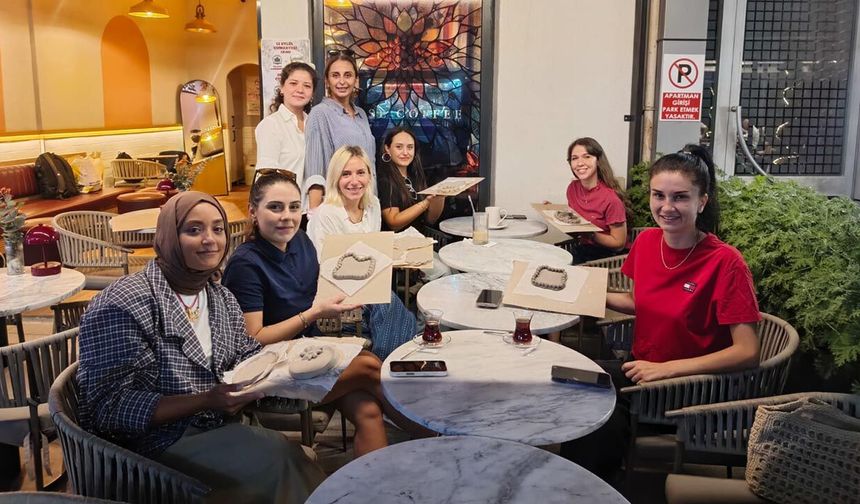 Base Coffee’de Hayaller Seramiğe Dönüştü