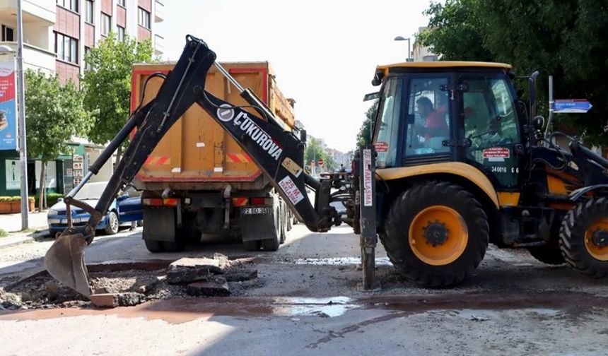 Eczacı Sokak’ta Yenileme Çalışmaları Sürüyor