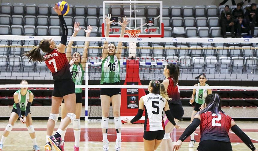 Voleybol Sezonunda İlk Servis 9 Ekim’de