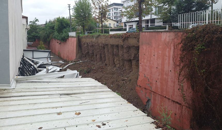Okul Duvarı Çöktü Facia Kıl Payı Atlatıldı