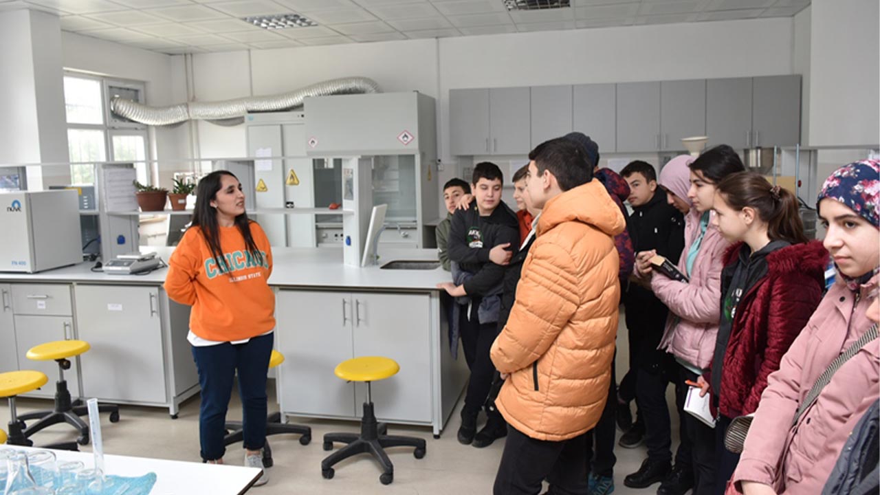 Akköy Ortaokulu öğrencileri TOBB MTAL’yi ziyaret etti (4)