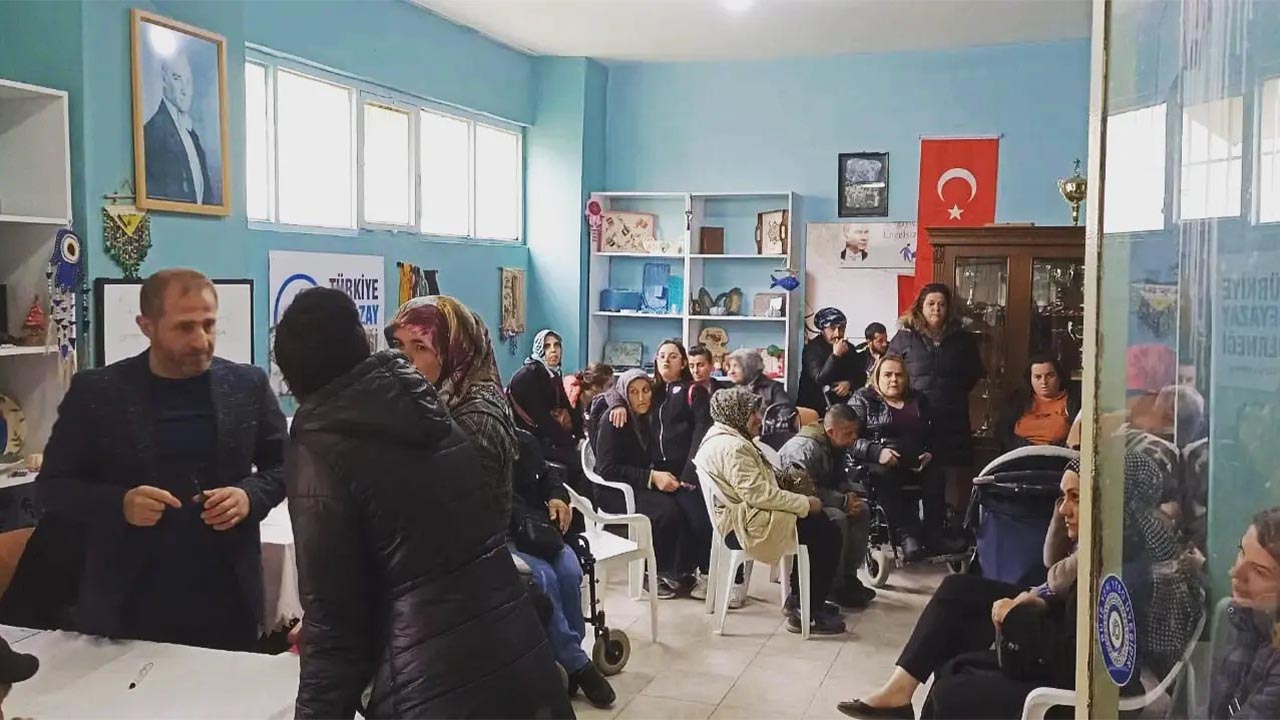 100’den fazla aileye gıda kolisi (2)