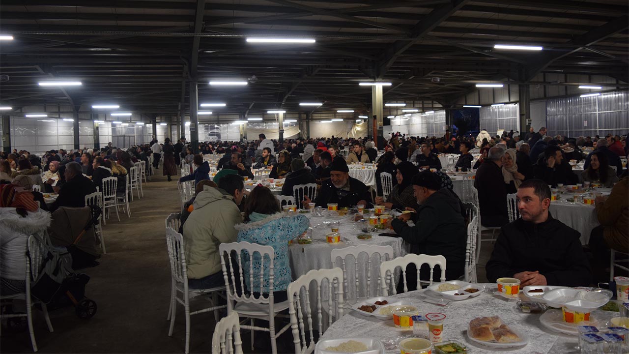 Armutlu'da semazenler eşliğinde iftar (2)
