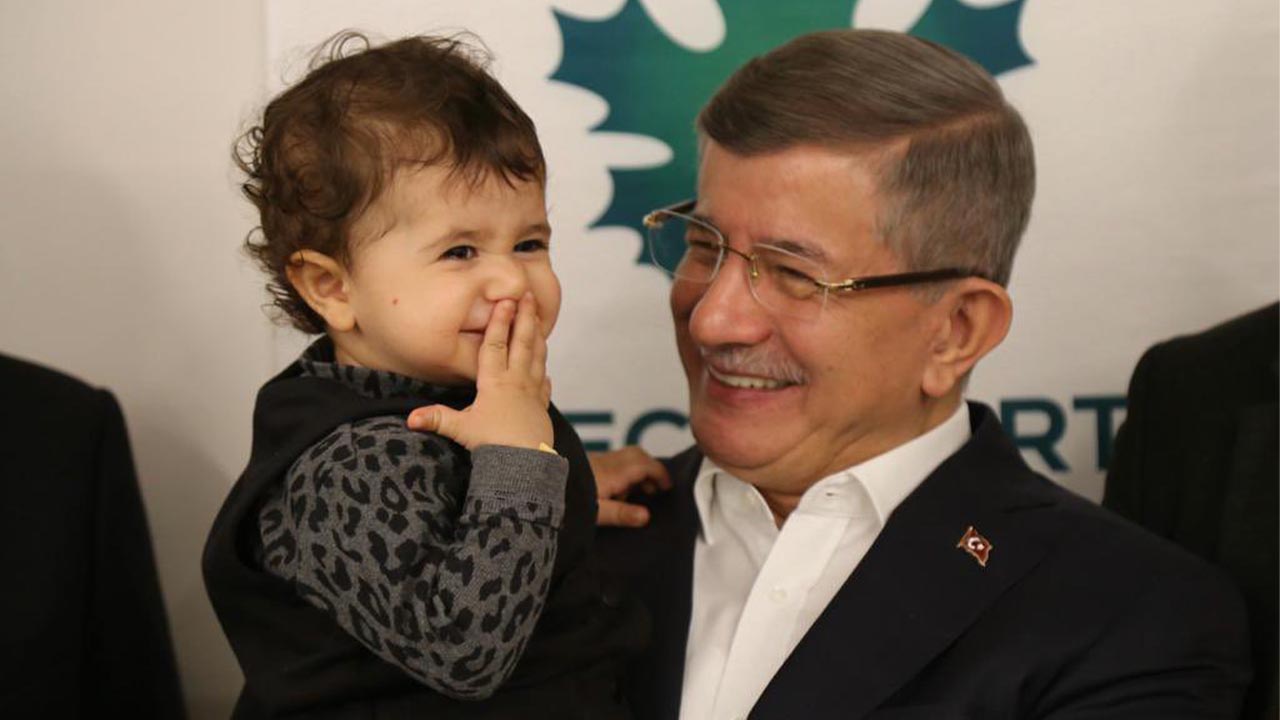 Davutoğlu depremzede iftar (4)