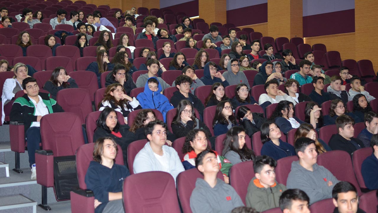 Güçlü Koleji öğrencilerine ‘Kariyer Günü Söyleşisi’ (2)