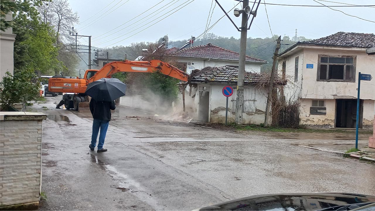 Köylerde Metruk Binalar Yıkılıyor  (2)