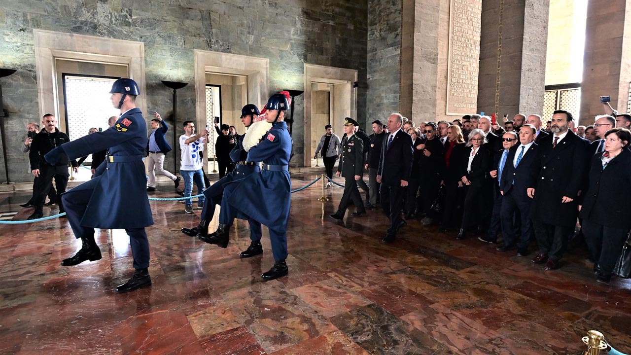 Muharrem İnce’den Anıtkabir ziyareti (1)