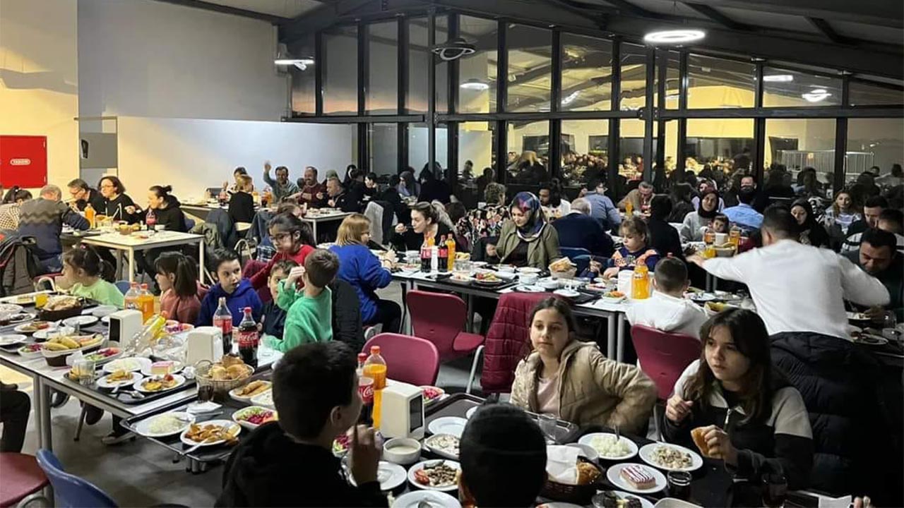 Özel Yalova Birey Okulları ailesi iftarda buluştu (1)