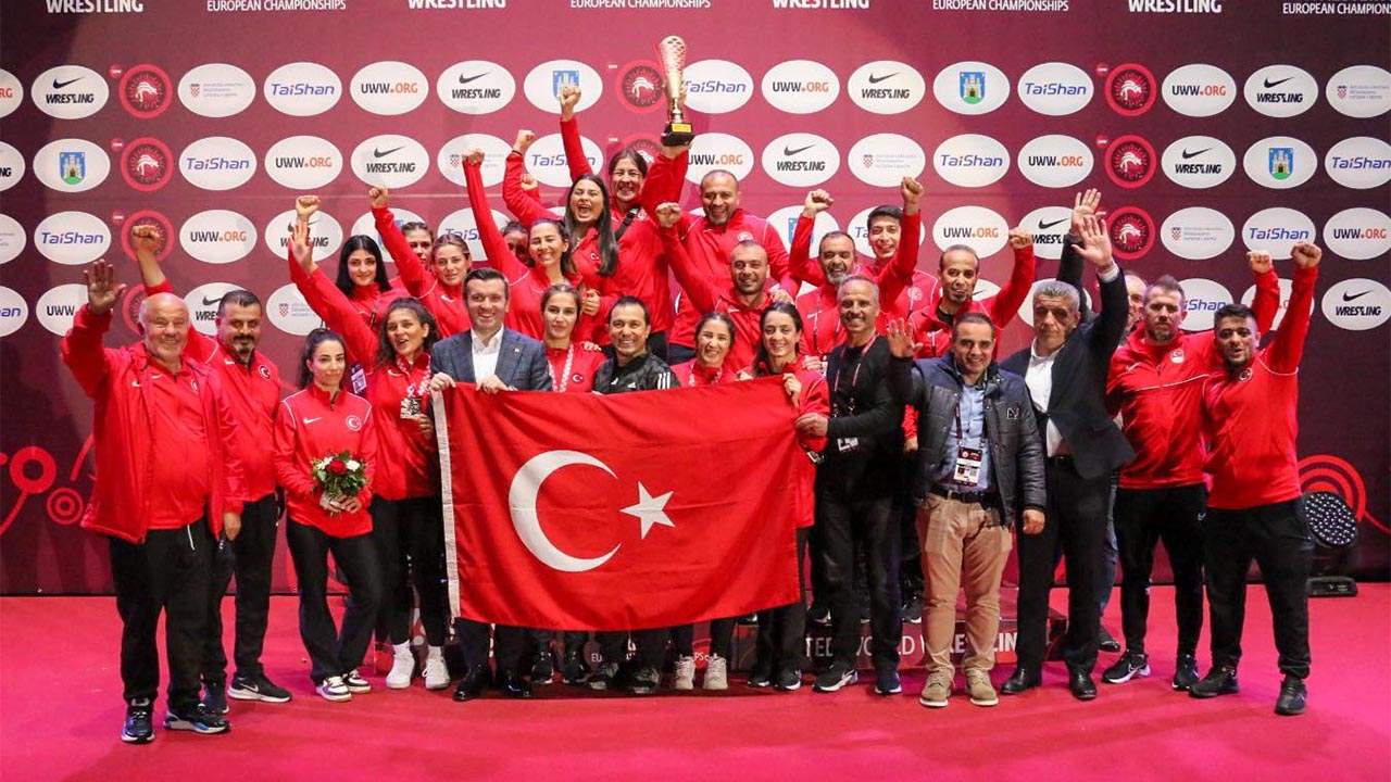 Buse Çavuşoğlu, güreşte Avrupa ikincisi oldu (2)