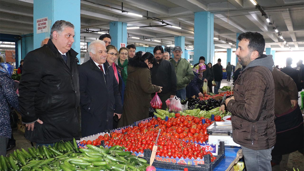 CHP’li Adaylar pazarcılardan destek istedi (2)