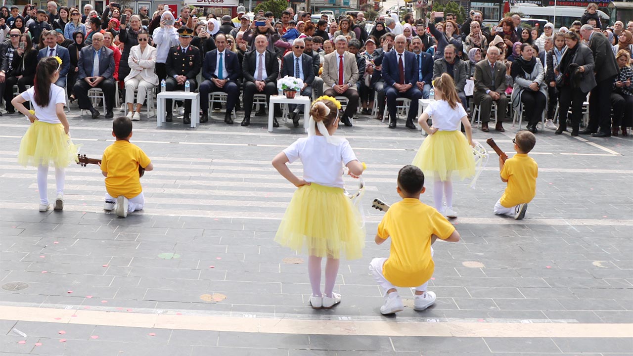 Çınarcık’ta 23 Nisan Coşkuyla Kutlandı (9)