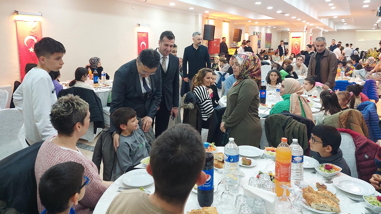 Vali Yardımcısı Alkan, çocuklarla iftar programında buluştu (1)