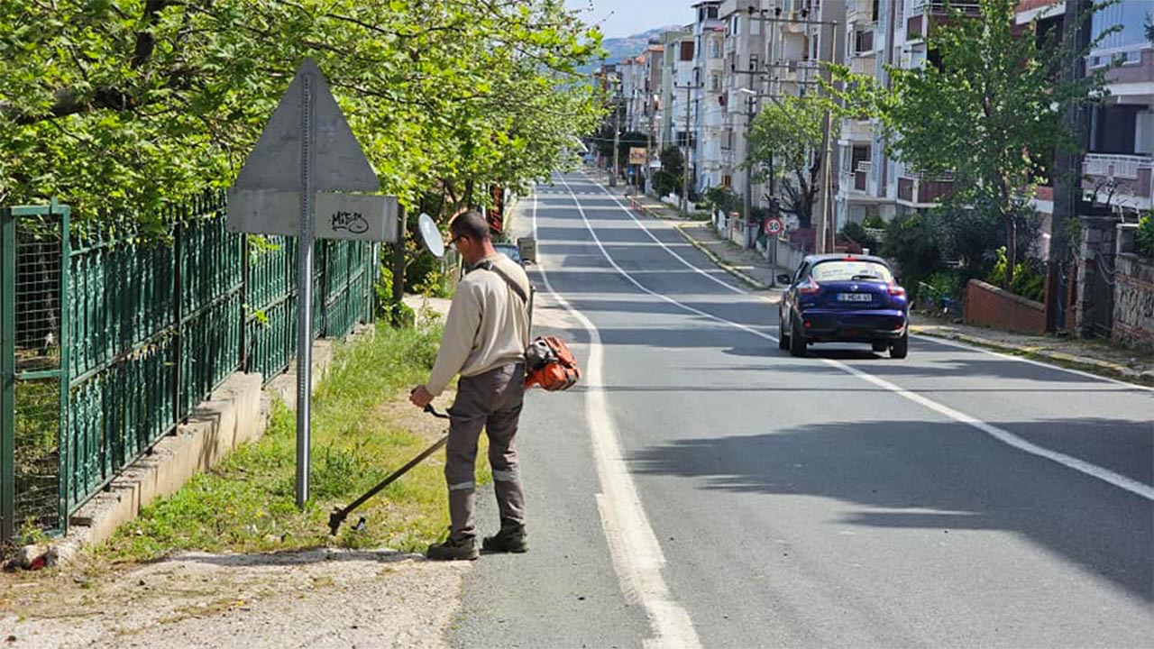 Beldeyi temiz tutmak için sahadalar (2)