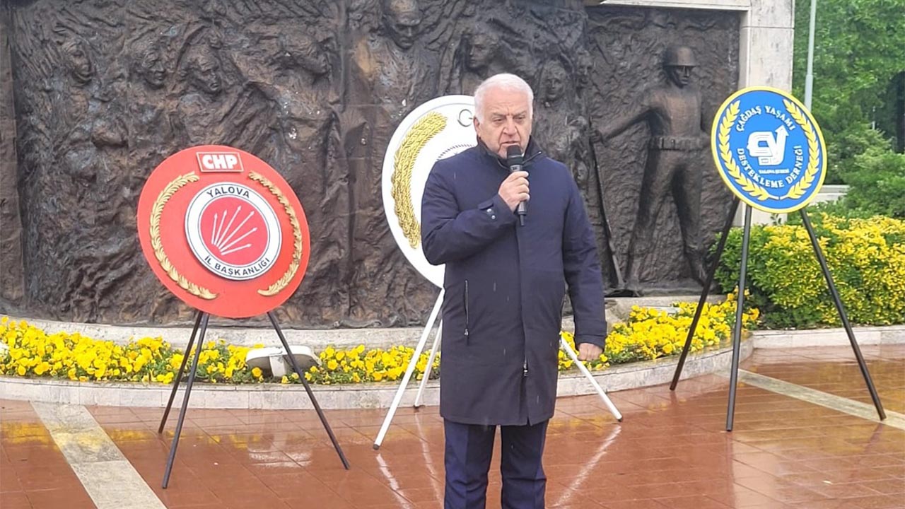 CHP İl Teşkilatı Atatürk Anıtında3