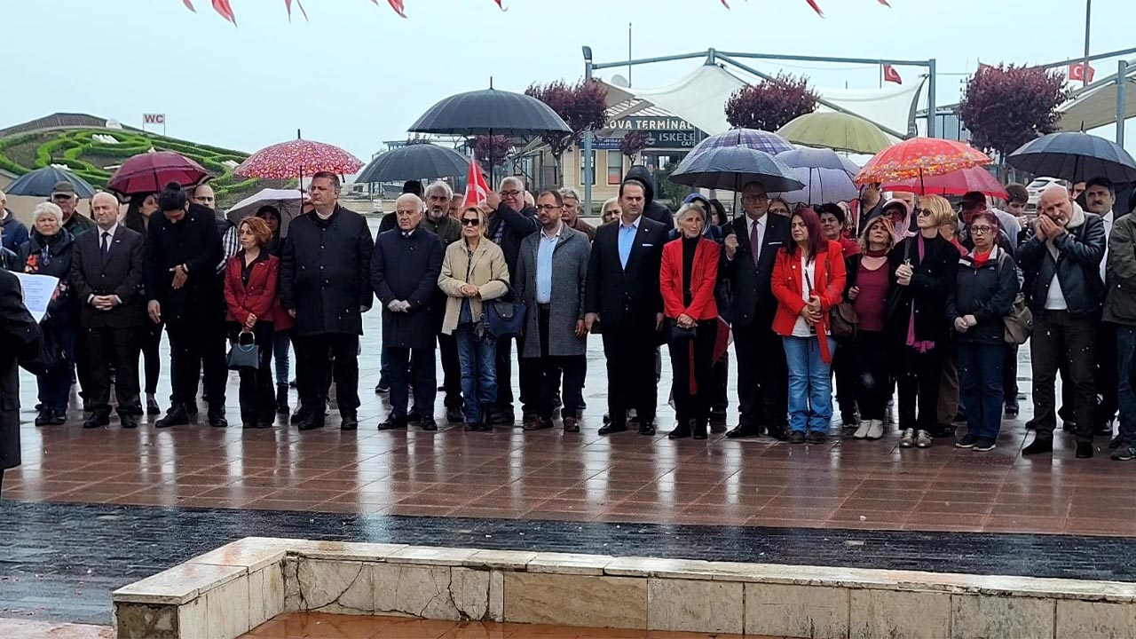 CHP İl Teşkilatı Atatürk Anıtında4