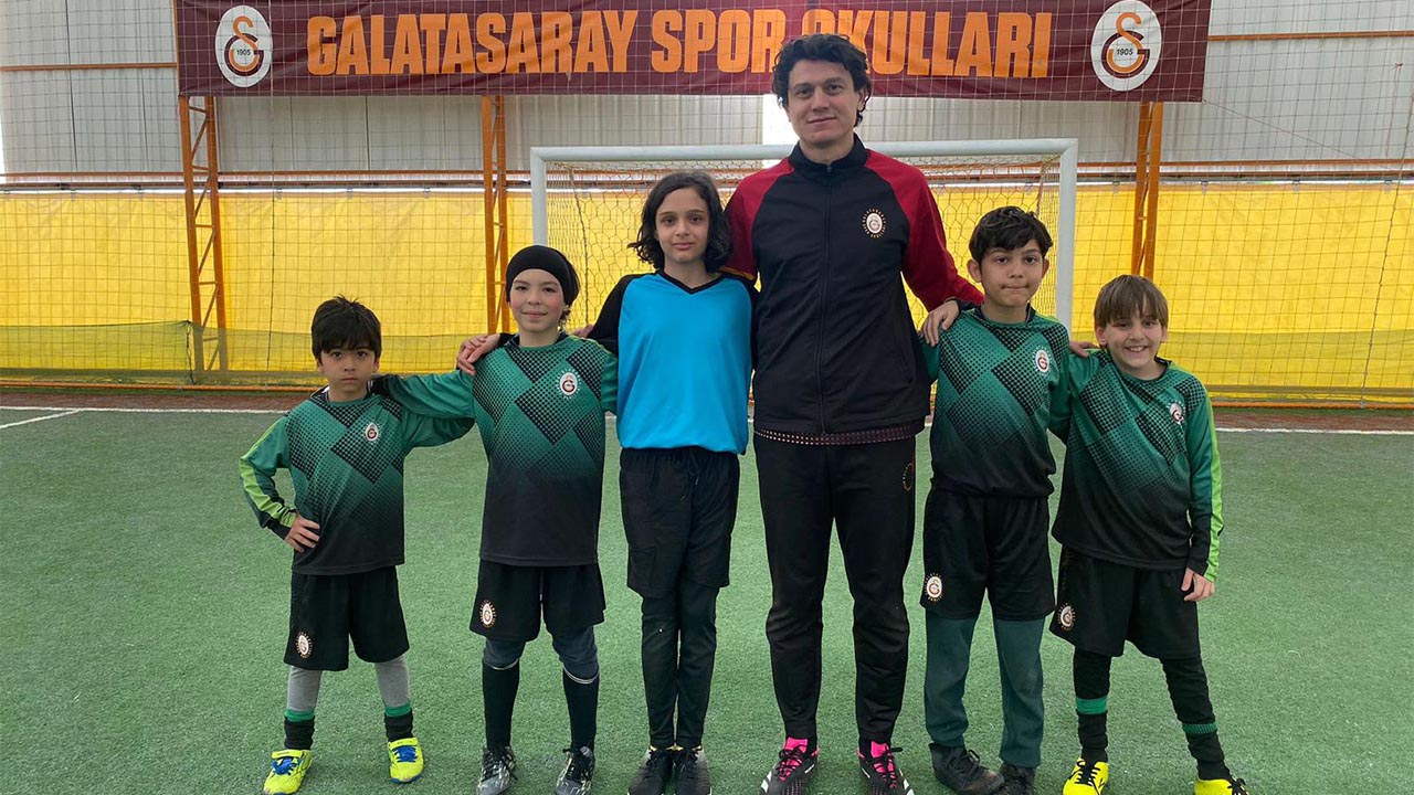 Barbaros Şahin, Galatasaray Futbol Okulu’nda Yıldız File Bekçiler Yetiştiriyor