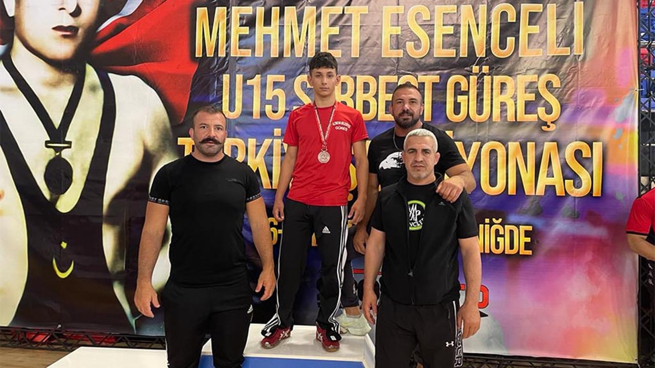 ALTINOVA SPORCULAR KÜRSÜLERİ İŞGAL ETTİ2