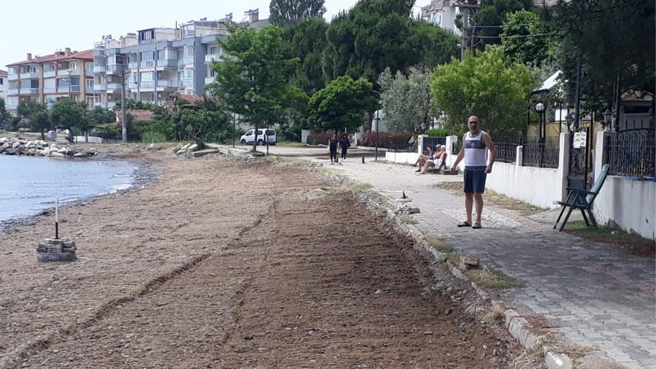 Armutlu Belediyesi’nden Sahil Temizliği (2)