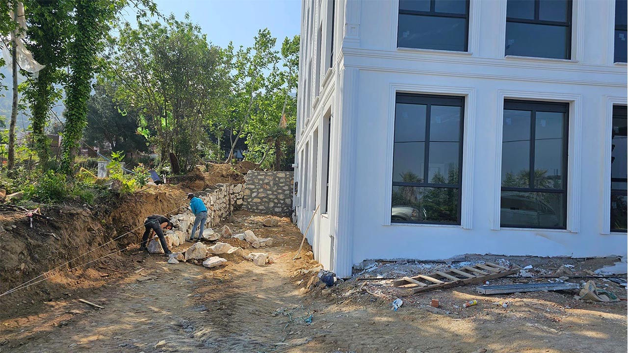 Esenköy Belediyesi’nin yeni hizmet binası inşaatı sürüyor (4)