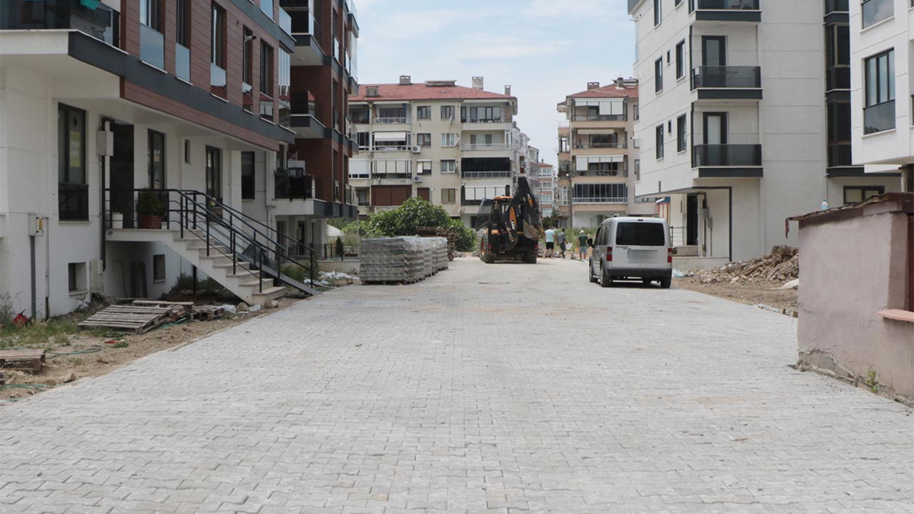 Ihlamur Sokak’ta parke taşı çalışması (1)