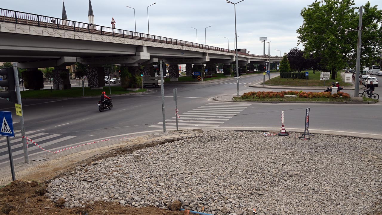 DÖRTYOLDA TRAFİĞİ RAHATLATACAK UFAK DOKUNUŞLARA DEVAM