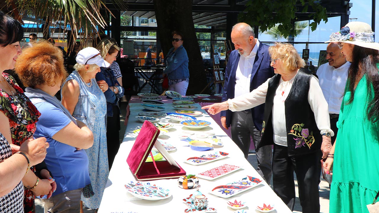 Başkan Silpagar çini kursiyerlerinin sergisini açtı (3)