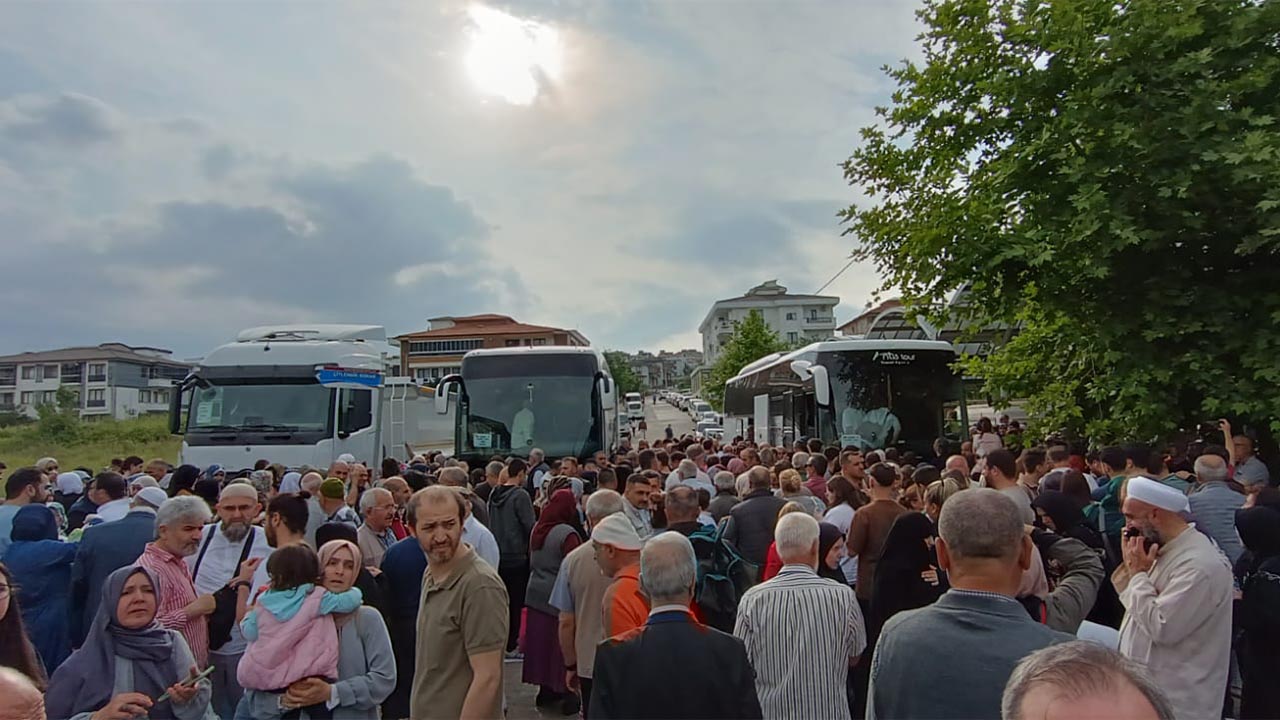 YALOVA HAC KAFİLESİ DUALARLA UĞURLANDI (3)