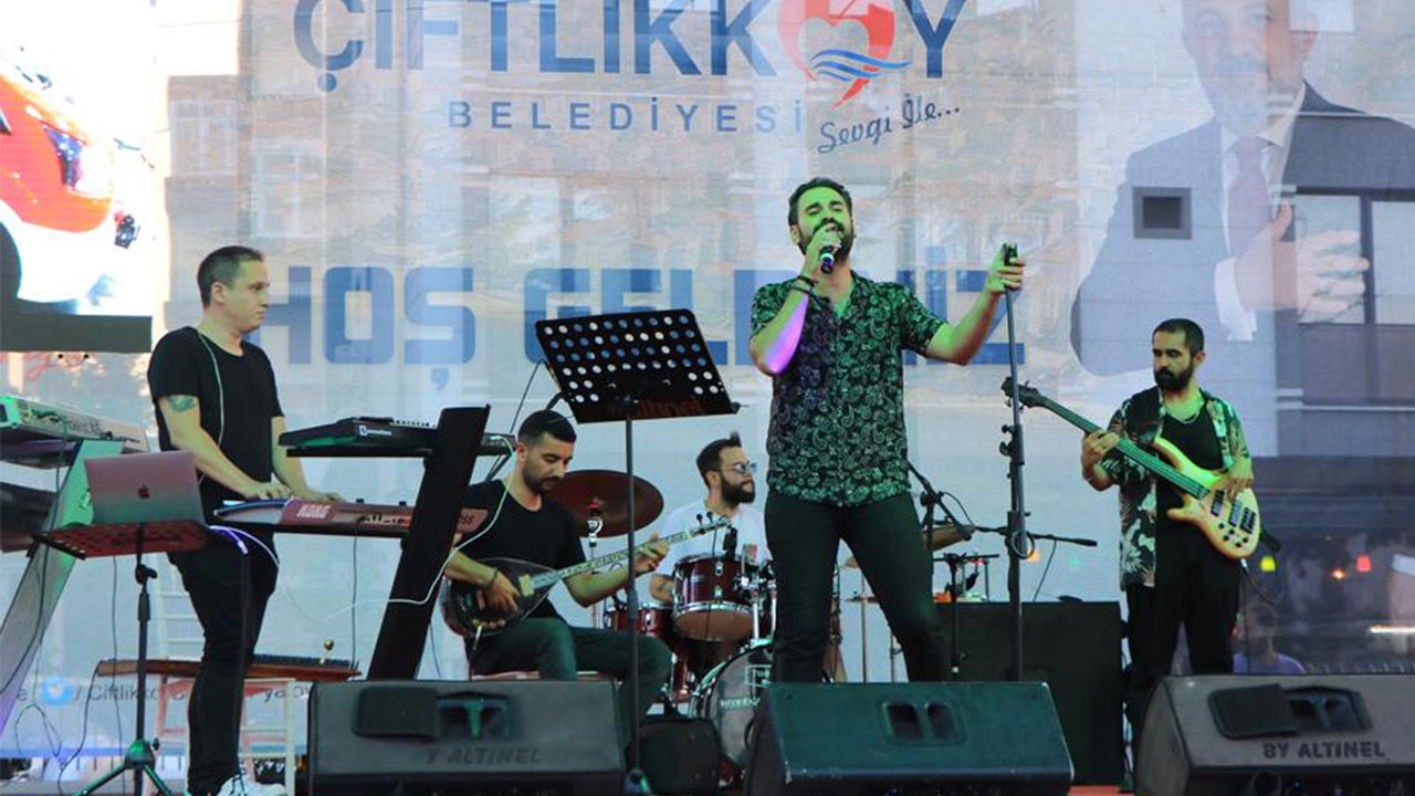 ÇİFTLİKKÖY'DE GENÇLİK FESTİVALİ KONSERLERİ BAŞLADI1