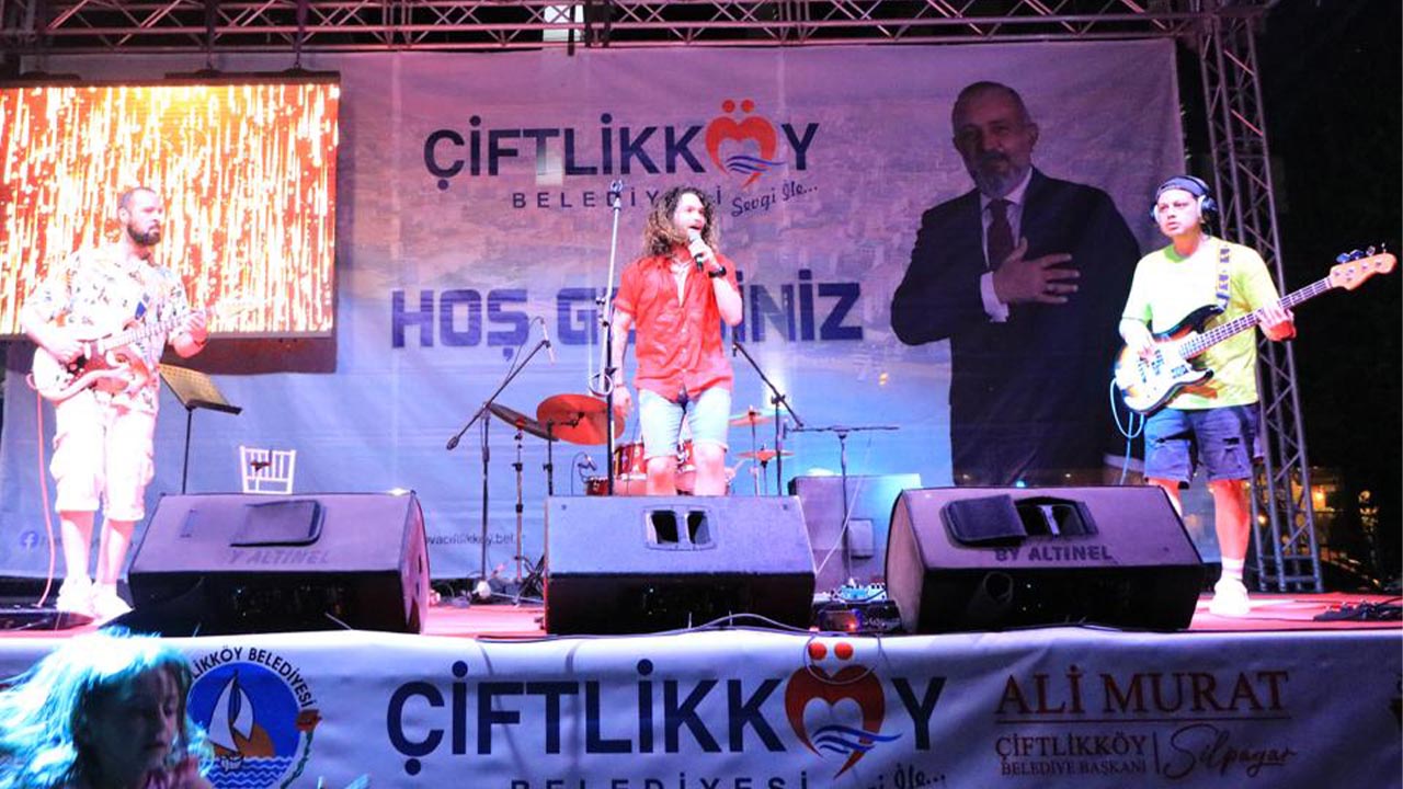 ÇİFTLİKKÖY'DE GENÇLİK FESTİVALİ KONSERLERİ BAŞLADI3