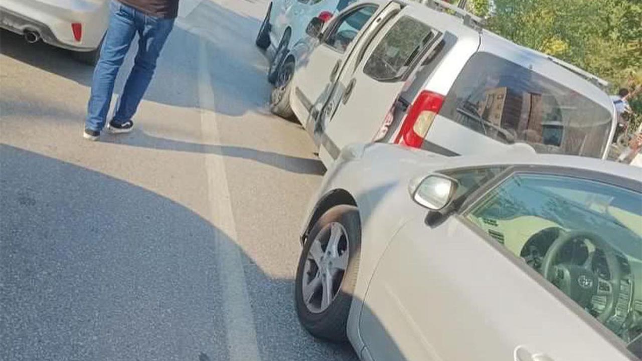 YTSO önünde maddi hasarlı trafik kazası (4)