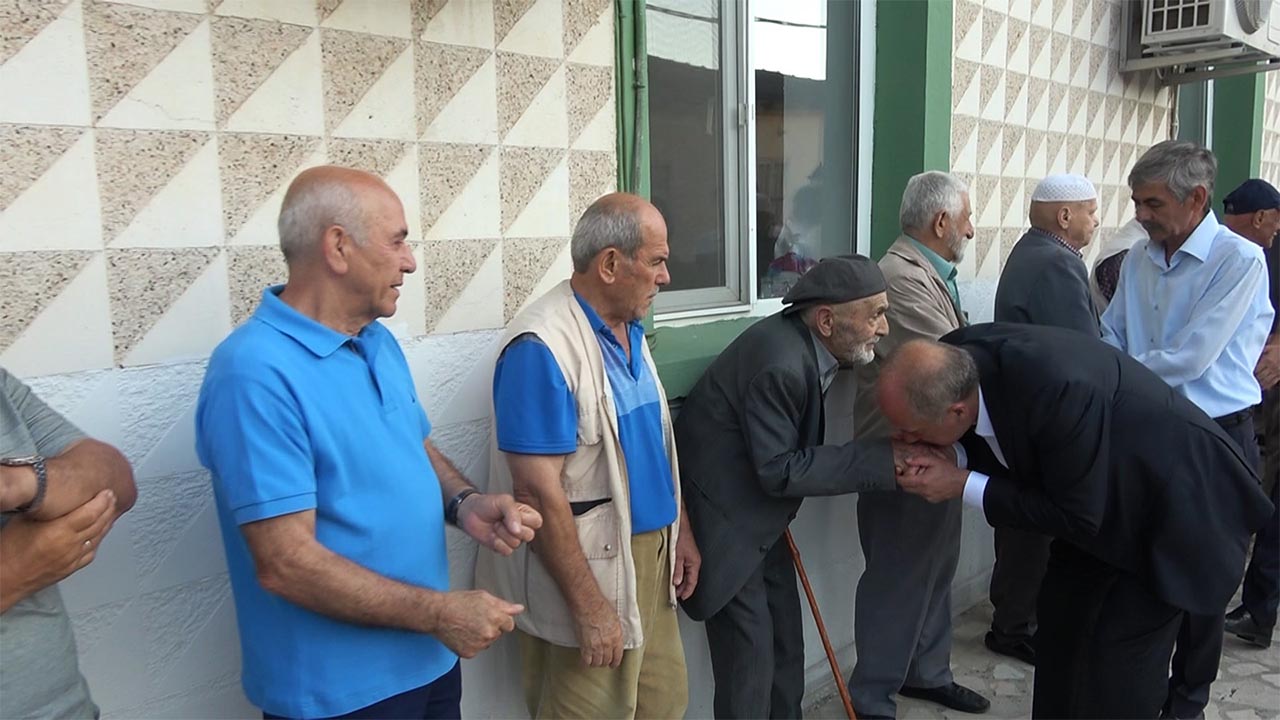 Muharrem İnce, bayram namazını köyünde kıldı2 (2)