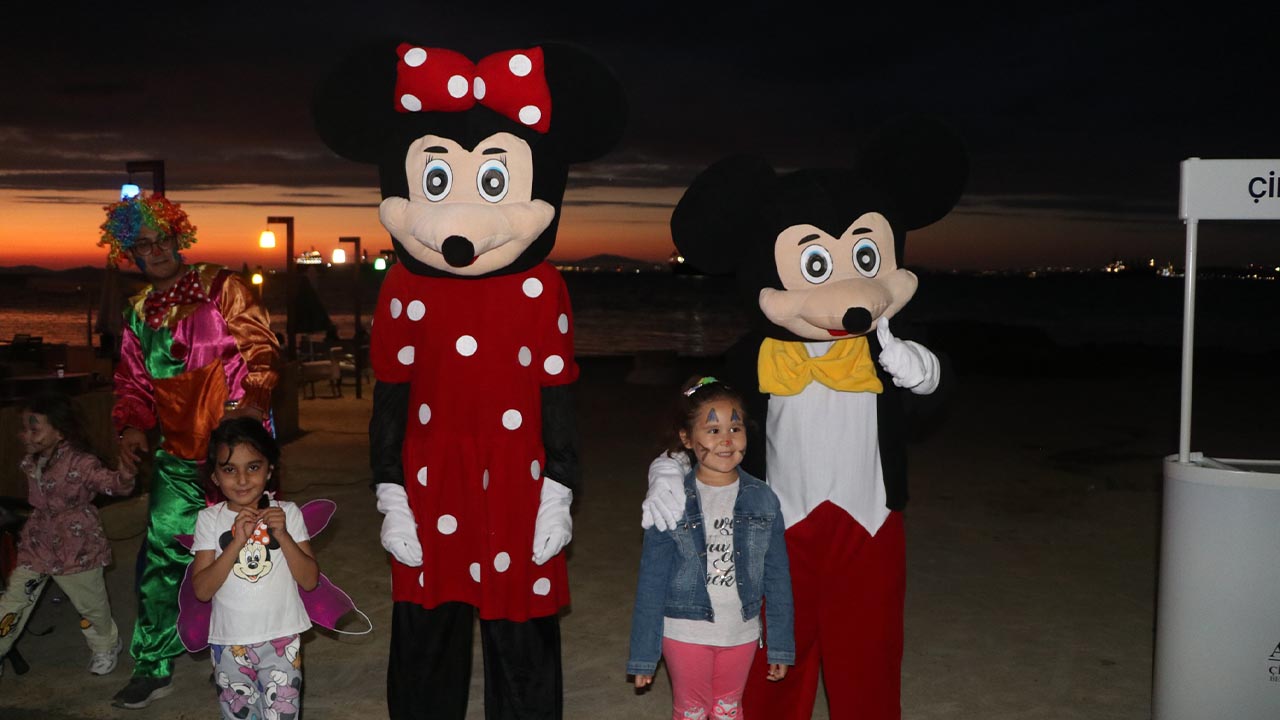 Çiftlikköy Belediyesi’nden miniklere bayram hediyesi (4)