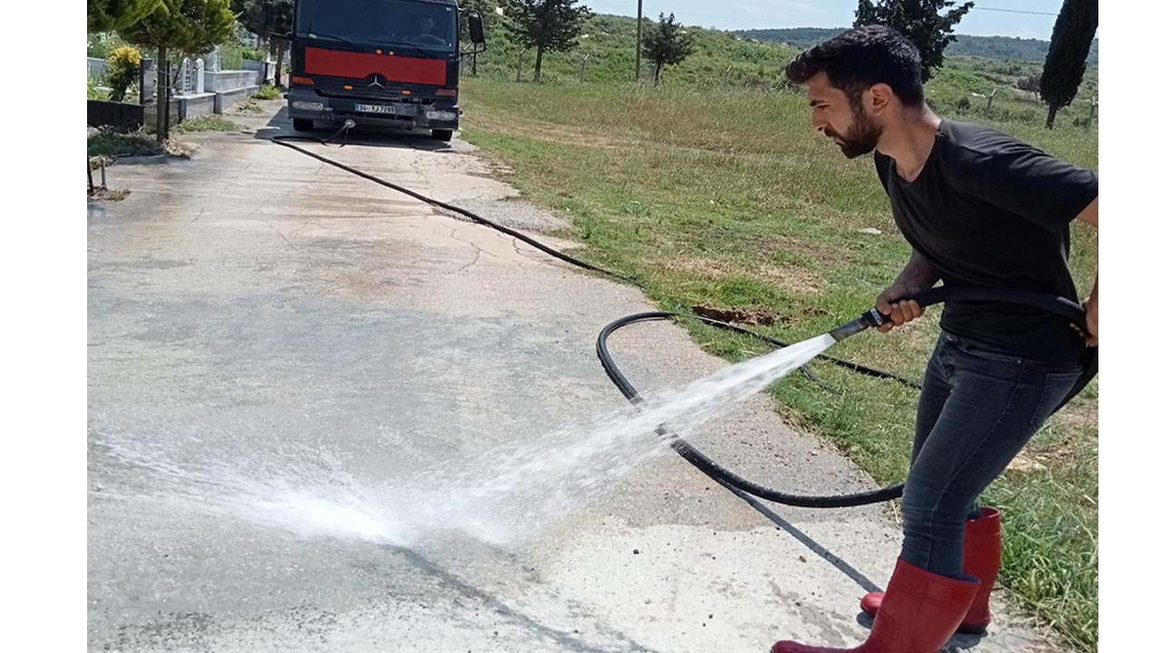 Çınarcık’ta mezarlıklar temizlendi (1)